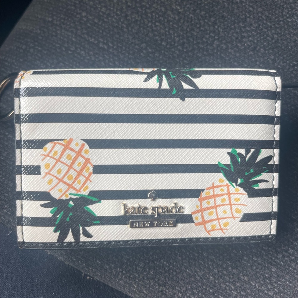 kate spade Pineapple Stripe Small Wallet - Black & White
